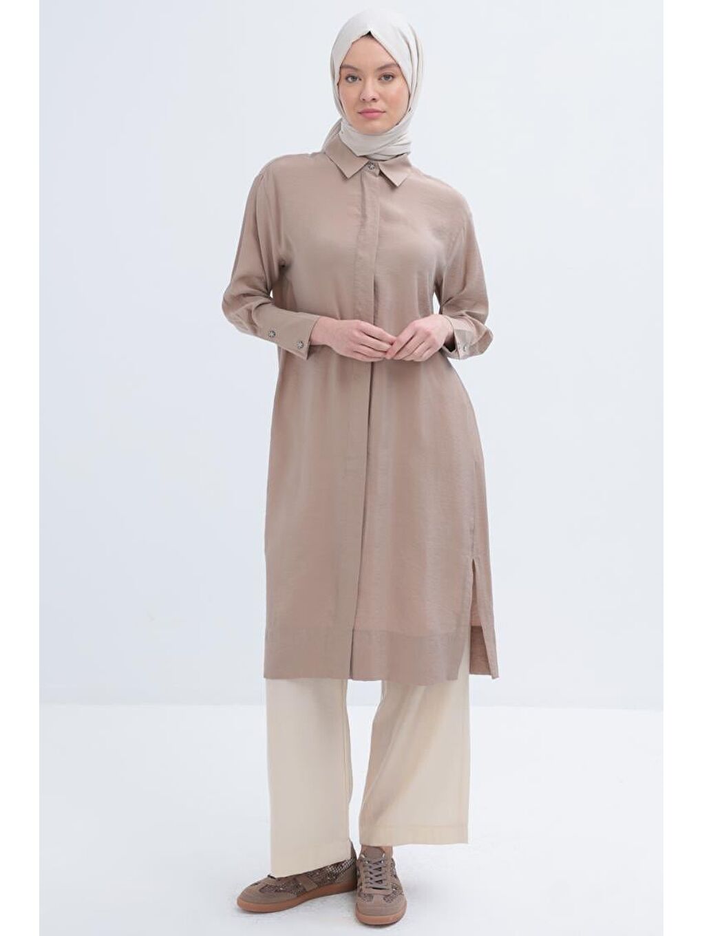 Bej Vizon-Taş Düğmeli Uzun Modal Gömlek