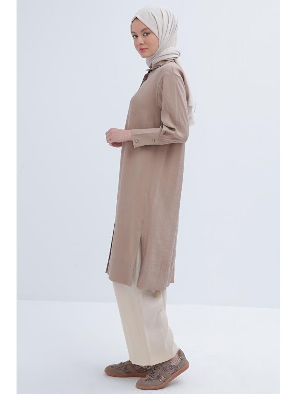 Bej Vizon-Taş Düğmeli Uzun Modal Gömlek-1