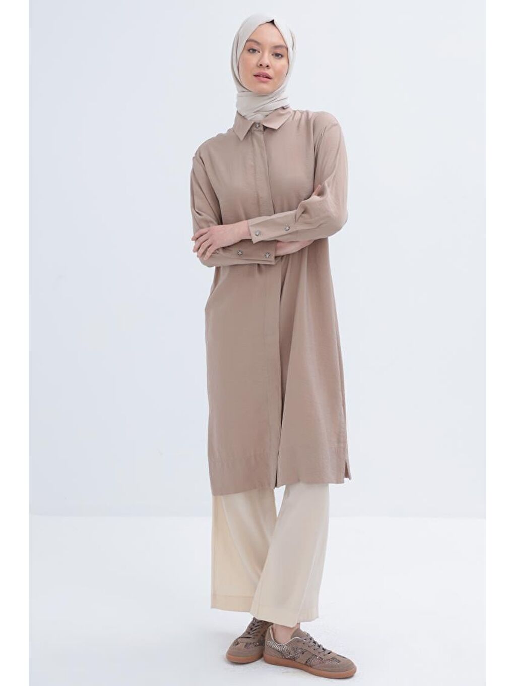 Bej Vizon-Taş Düğmeli Uzun Modal Gömlek-2