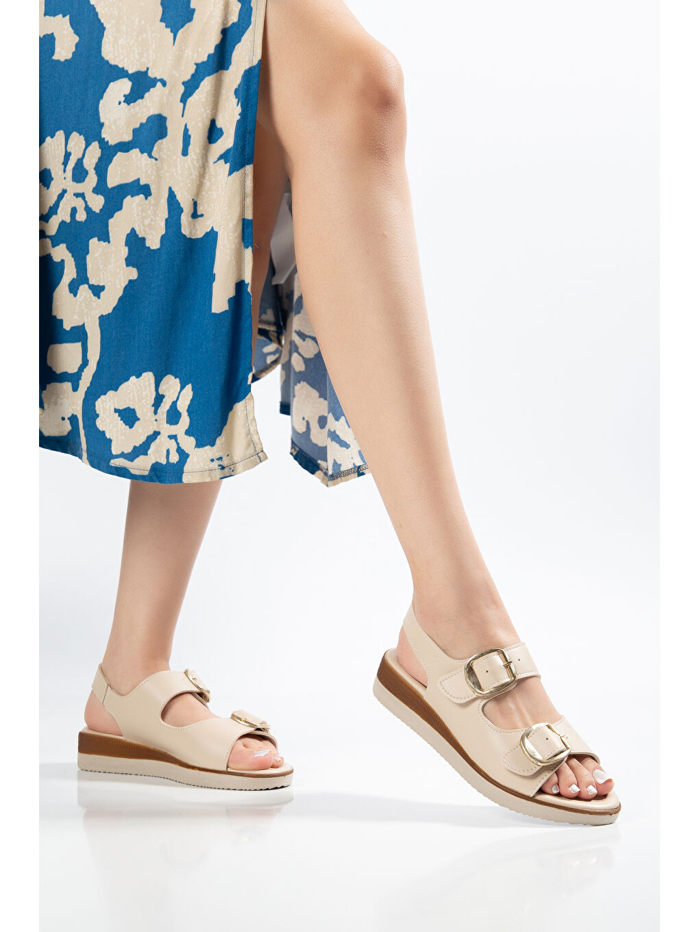 Bej D0763 Günlük Ortopedik Çift Bantlı Tokalı Kadın Sandalet-3