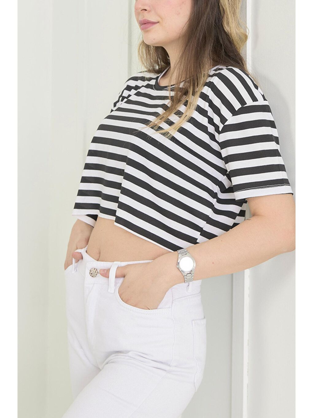 Bisiklet Yaka Kadın Siyah Crop - 22558-2