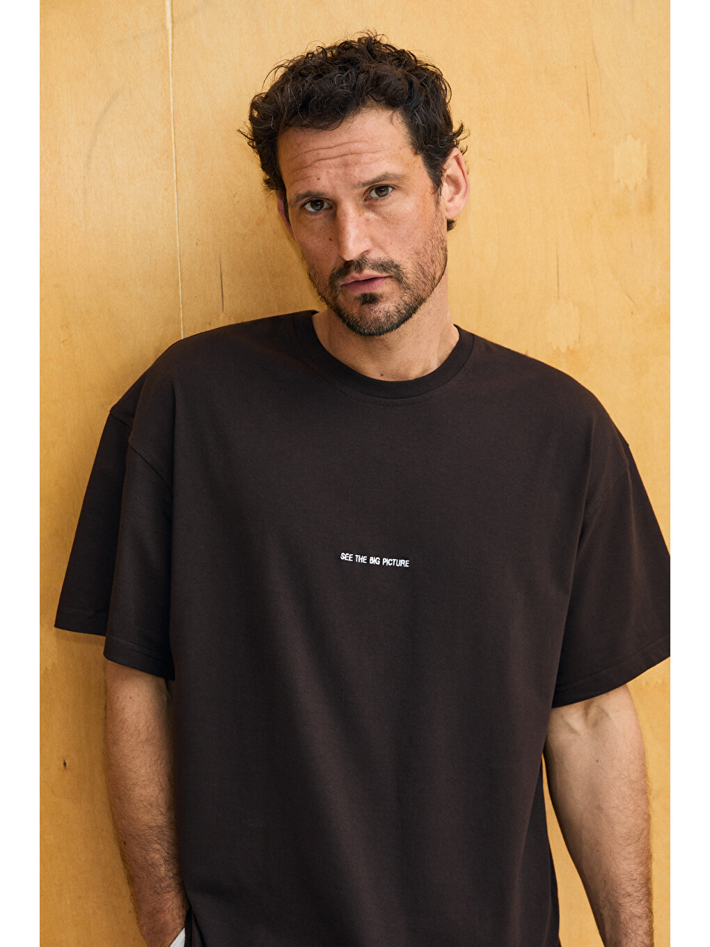 Kahverengi RIVER Erkek Oversize Fit Bol Kesim Nakış İşlemeli Basic Örme KAHVERENGİ T-Shirt-1