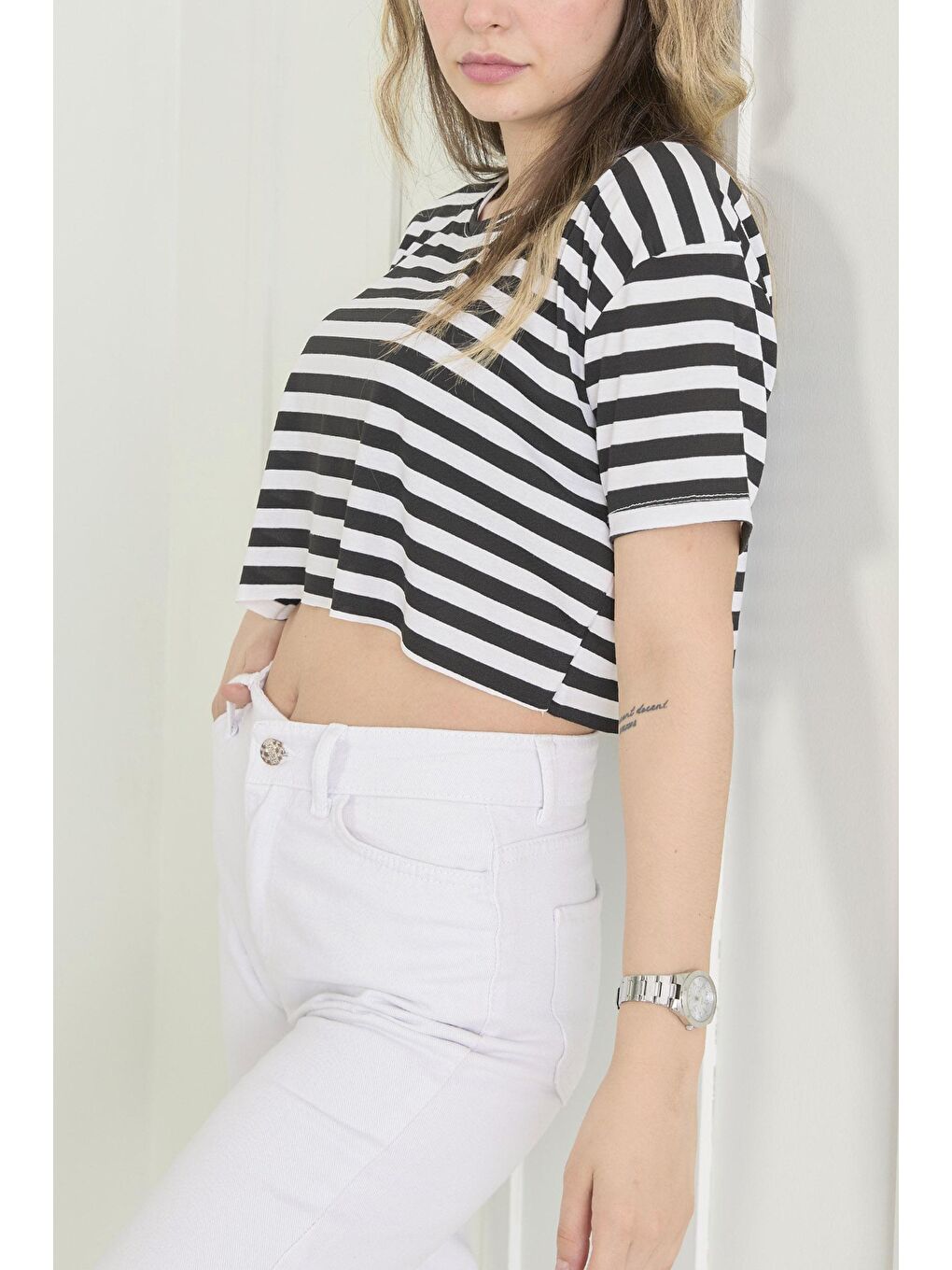 Bisiklet Yaka Kadın Siyah Crop - 22558-3