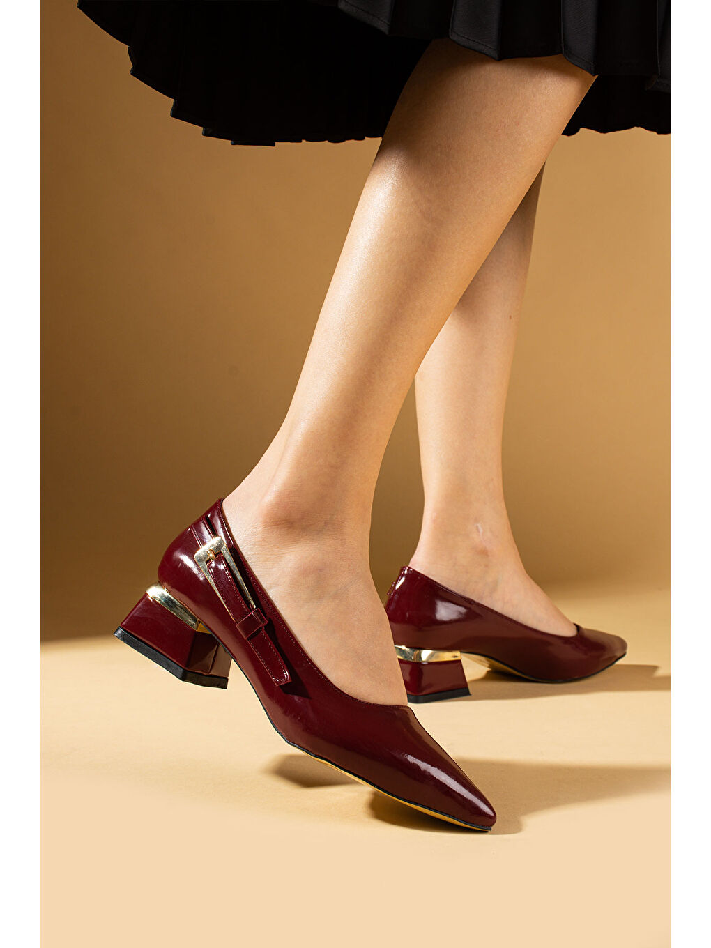 Bordo Toka Detaylı Sivri Burun Kadın Topuklu Ayakkabı 71-900-24Rugan-2