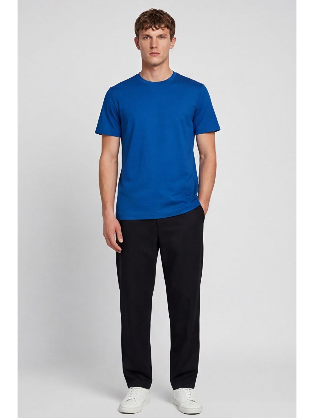 Mavi Erkek Saks Normal Kesim Regular Fit %100 Pamuk Bisiklet Yaka Basic Tişört-1