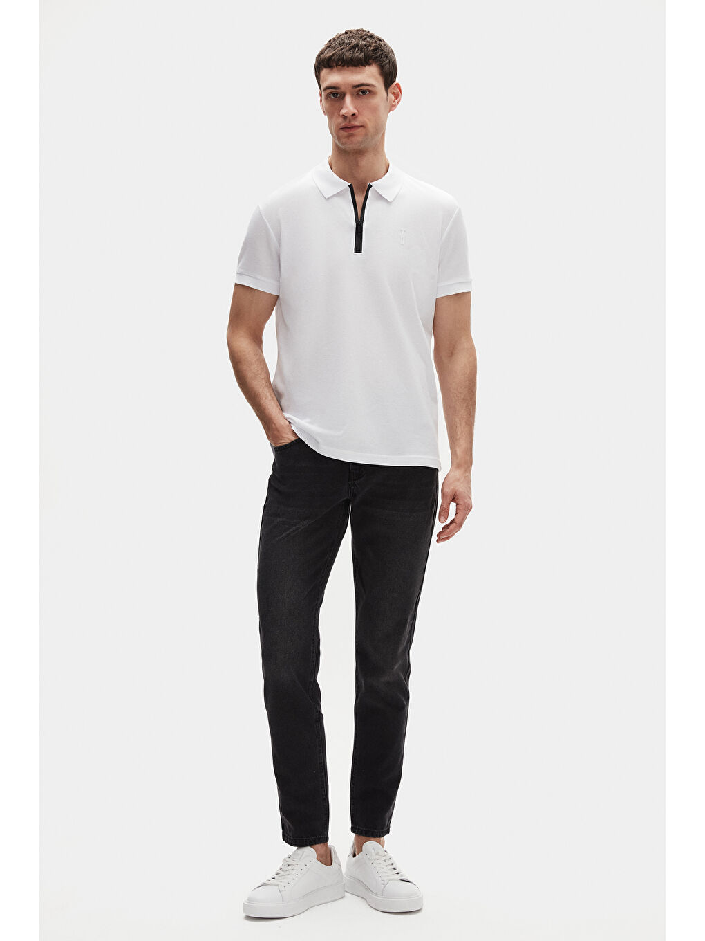 Slim Fit Beyaz Pike Dokulu Yarım Fermuarlı Polo Yaka Yazlık Tişört-3