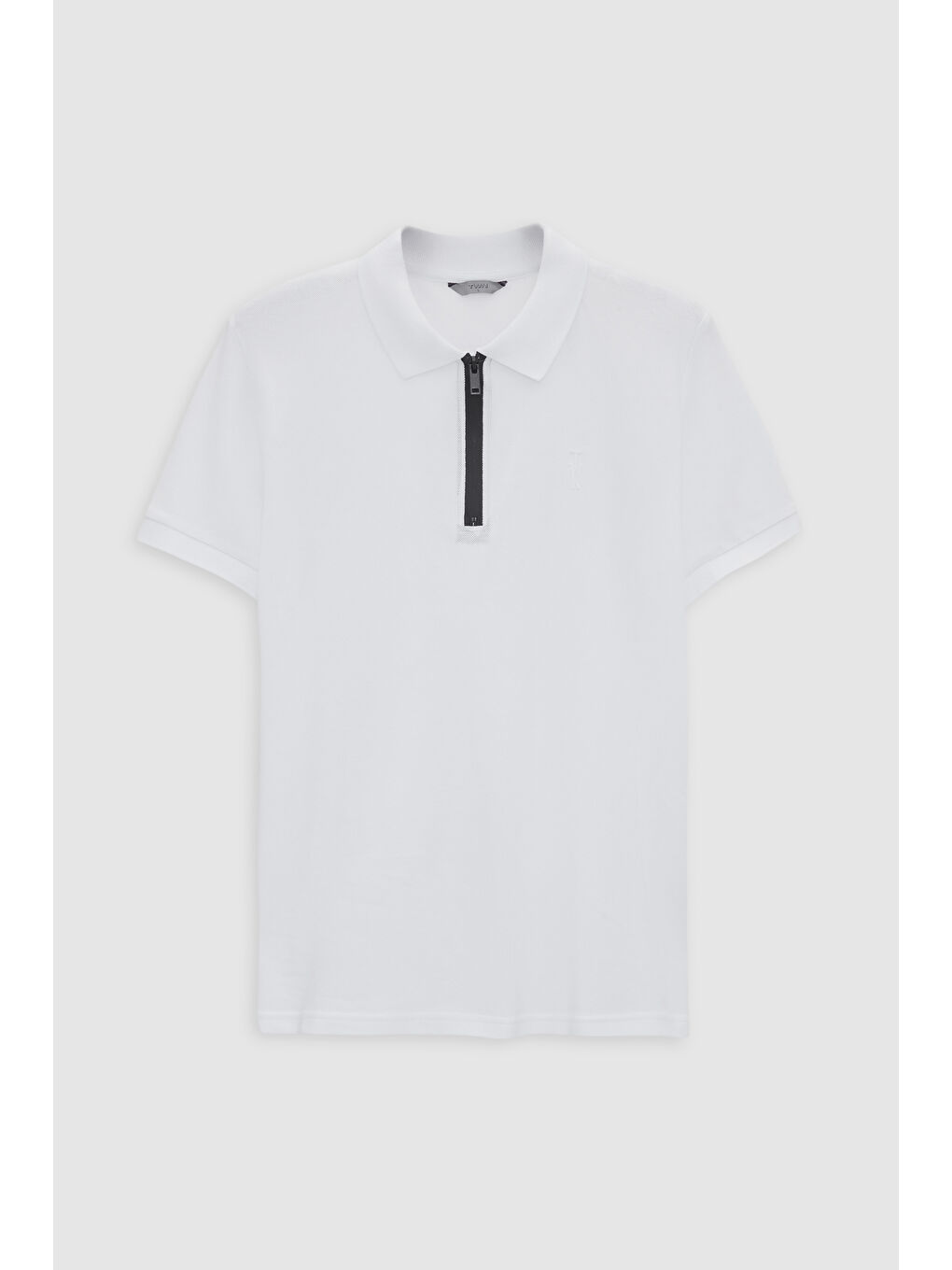 Slim Fit Beyaz Pike Dokulu Yarım Fermuarlı Polo Yaka Yazlık Tişört-4