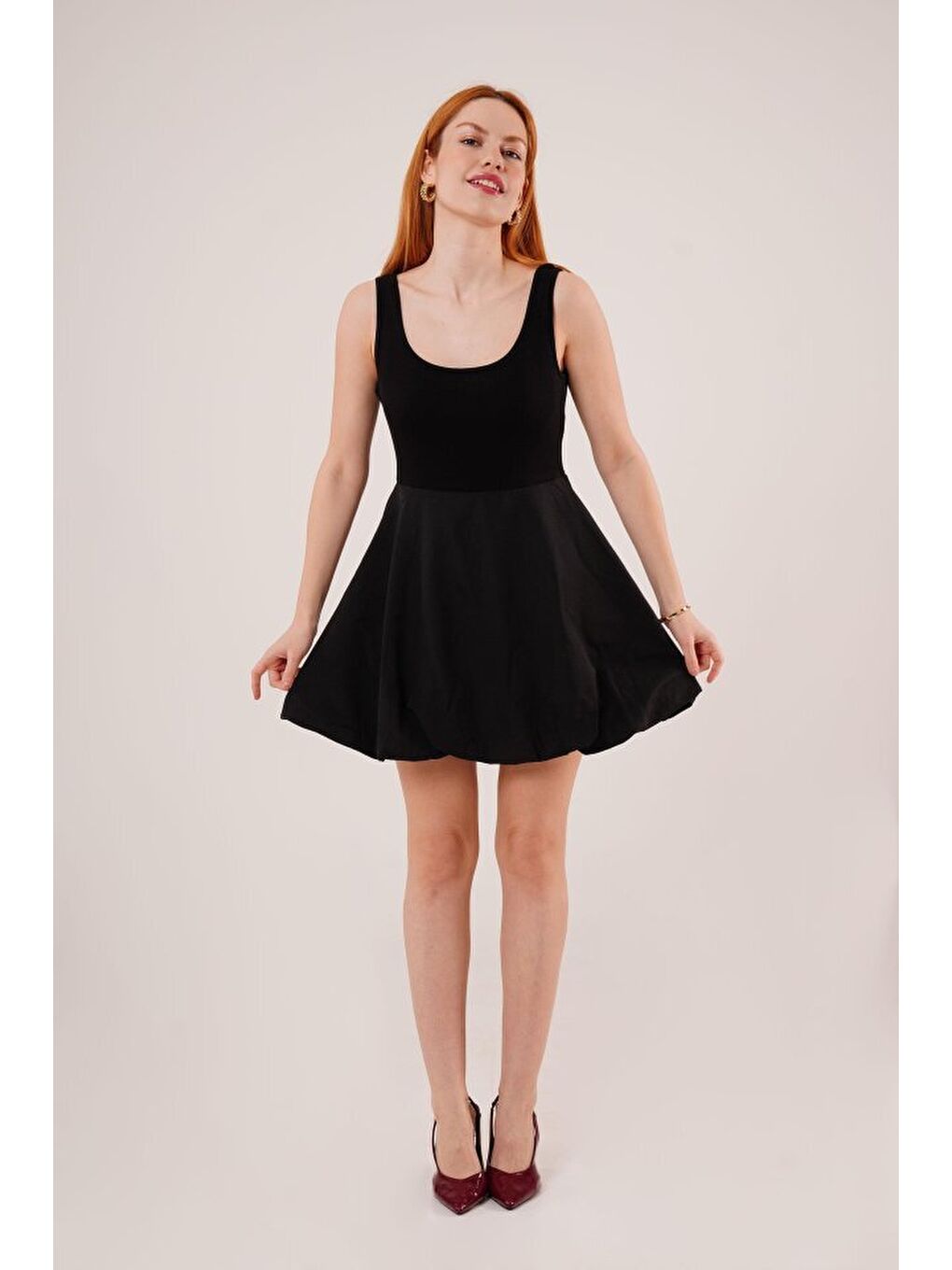 Kalın Askılı Balon Etek Siyah Mini Elbise