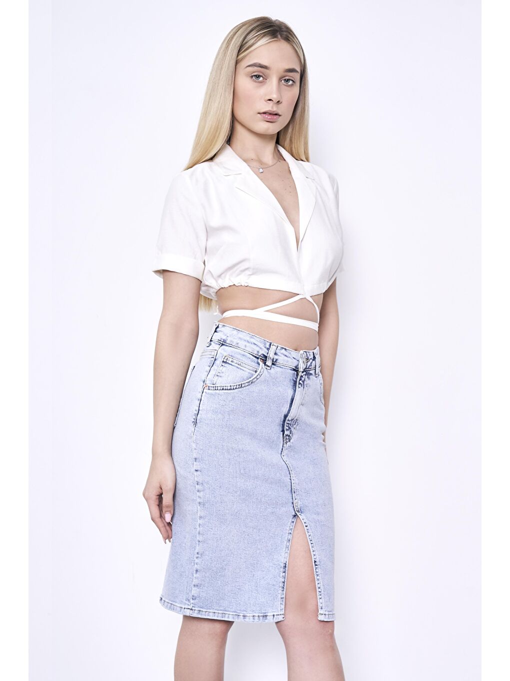 Mavi Kadın Jean Rengi Esnek Kumaş Önden Yırtmaçlı Midi Boy Denim Etek-5