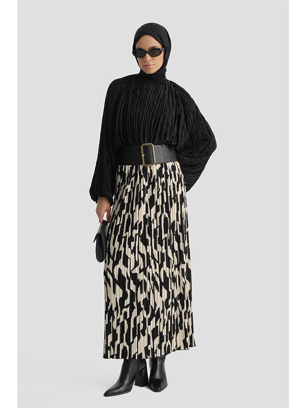 Desenli Piliseli Etek Siyah-1