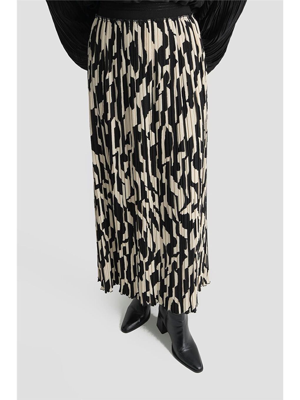 Desenli Piliseli Etek Siyah-3