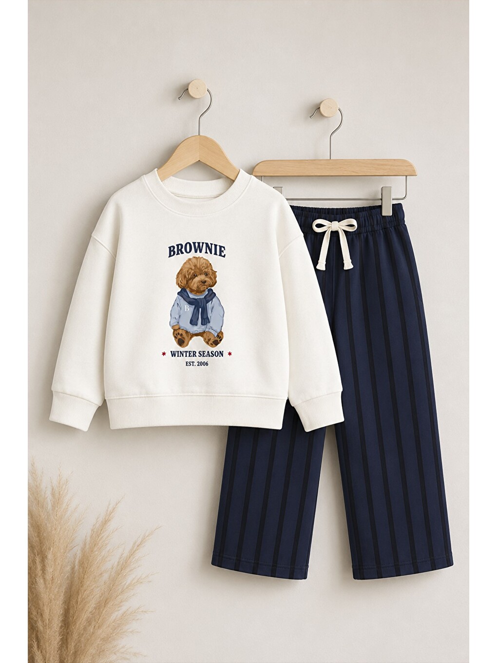 Erkek Çocuk Ekru Ayıcık Baskılı Sweatshirt Ve Lacivert Çizgili Eşofman Alt Üst Takım-2