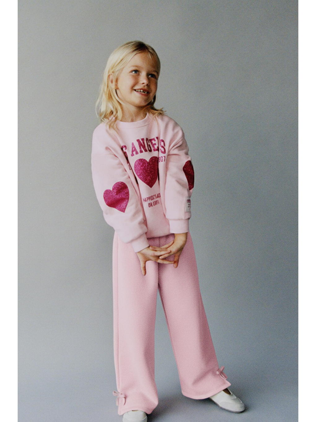 Kız Çocuk Pamuklu Pembe Oversize Kalpli Sweatshirt Ve Bol Paça Eşofman Takım