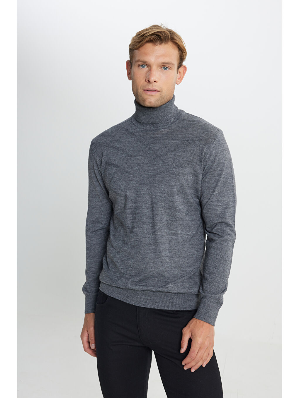 Erkek Gri Melanj Sıcak Tutan Standart Fit Normal Kesim Tam Balıkçı Yaka Jakarlı Yünlü Triko Kazak