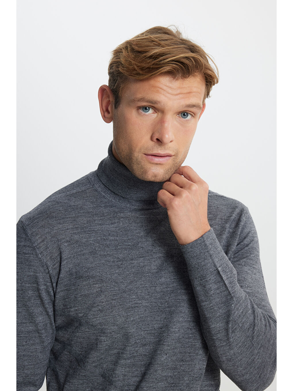 Erkek Gri Melanj Sıcak Tutan Standart Fit Normal Kesim Tam Balıkçı Yaka Jakarlı Yünlü Triko Kazak-4