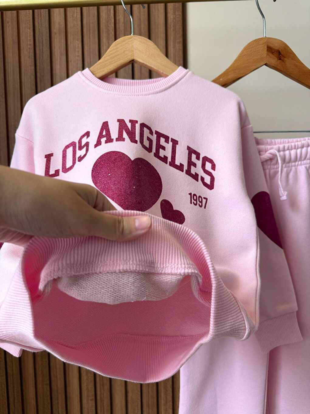 Kız Çocuk Pamuklu Pembe Oversize Kalpli Sweatshirt Ve Bol Paça Eşofman Takım-3