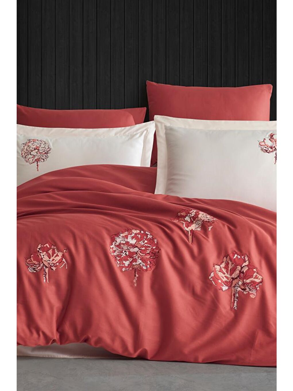 Turuncu Root Nakışlı %100 Pamuk Saten Çift Kişilik Nevresim Takımı Kiremit