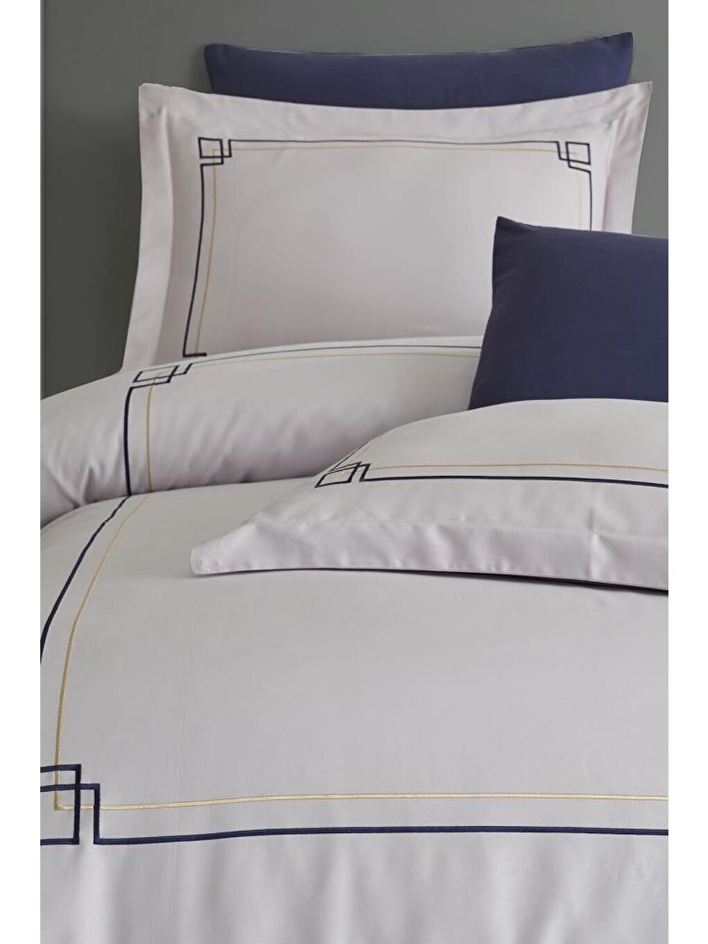 Karışık Poem Nakışlı %100 Pamuk Saten Çift Kişilik Nevresim Takımı Gri - Lacivert-2