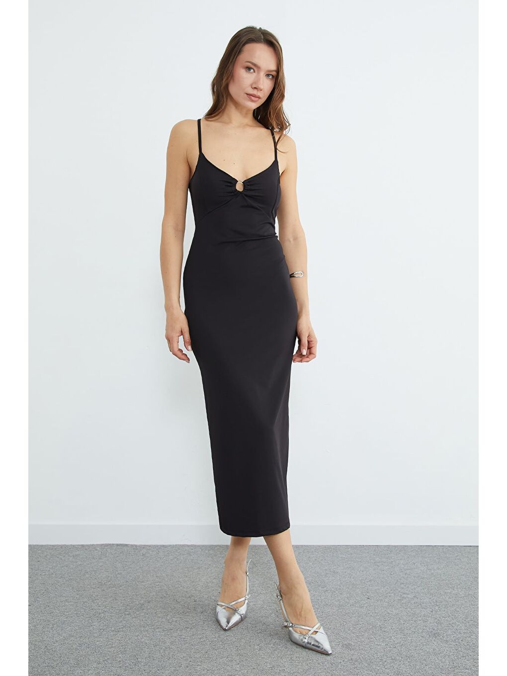 Siyah Çapraz Askılı Kaplı Midi Boy Elbise-1