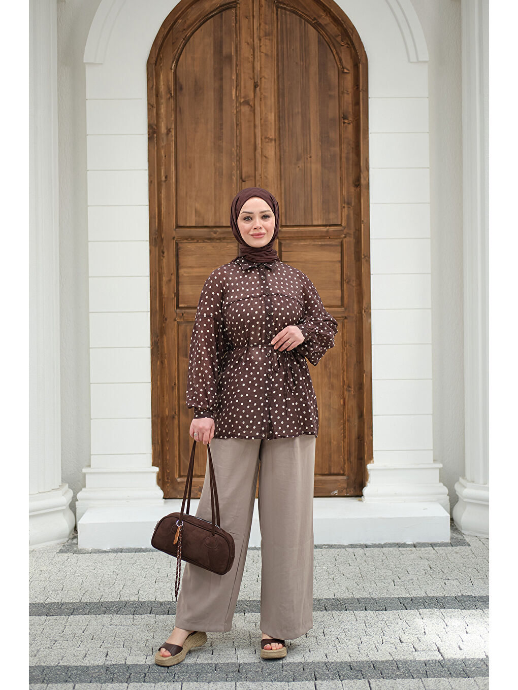 Kadın Puantiyeli Tül Detay Bel Bağlamalı Gömlek Kahverengi-2