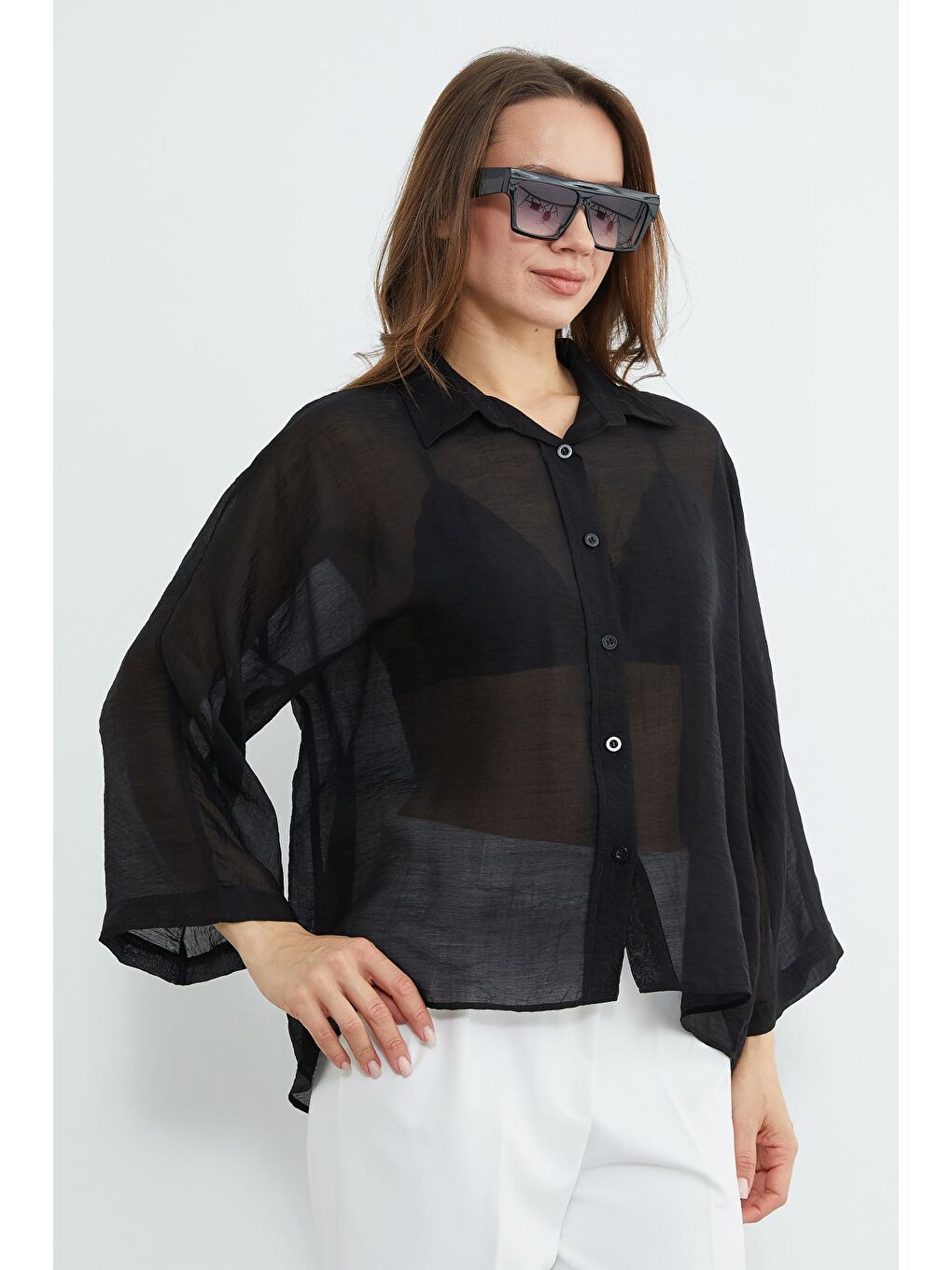 Siyah Jakarlı Kapri Kol Transparan Gömlek