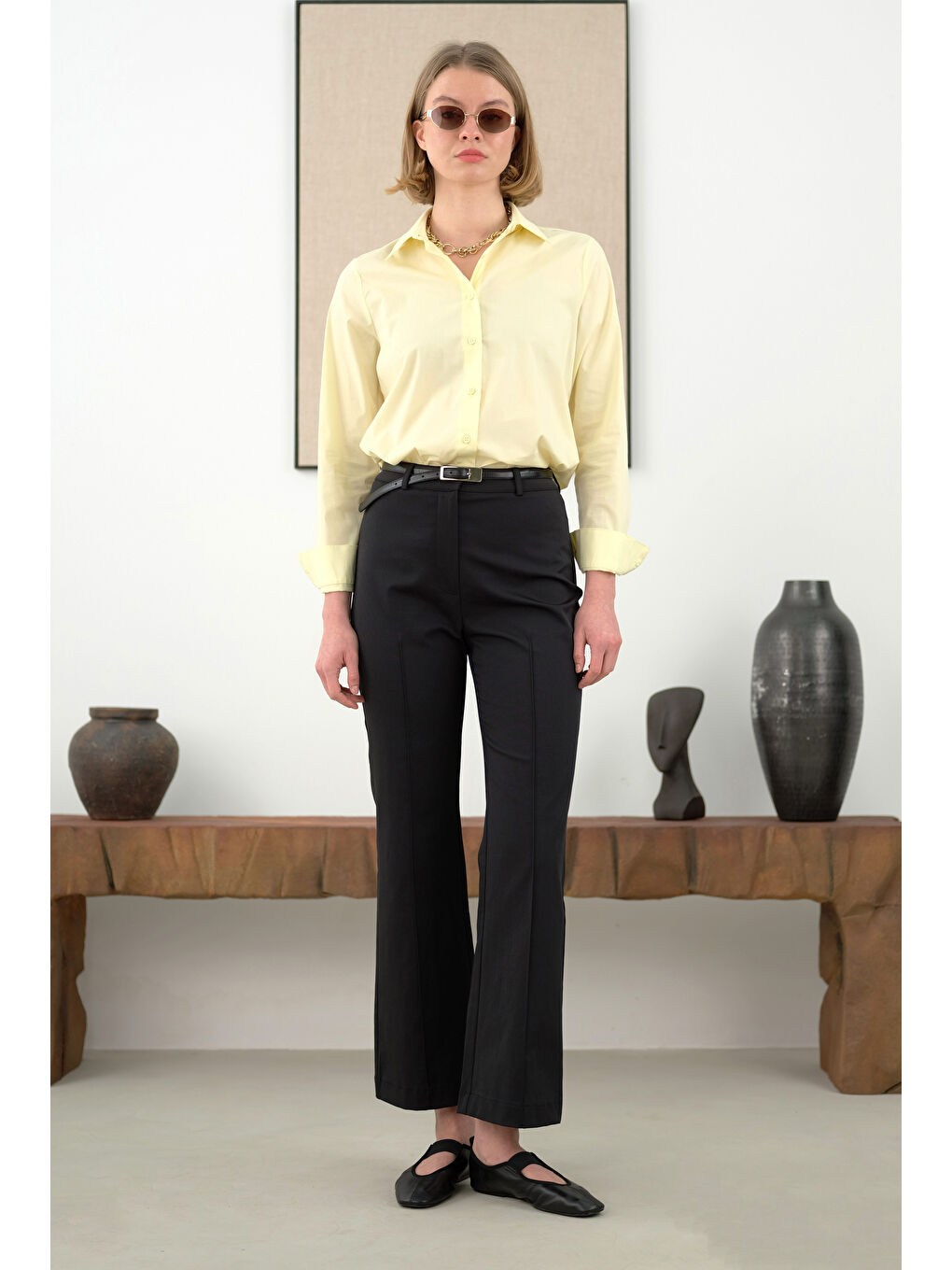 Önü Yarım Nervürlü Pantolon Siyah