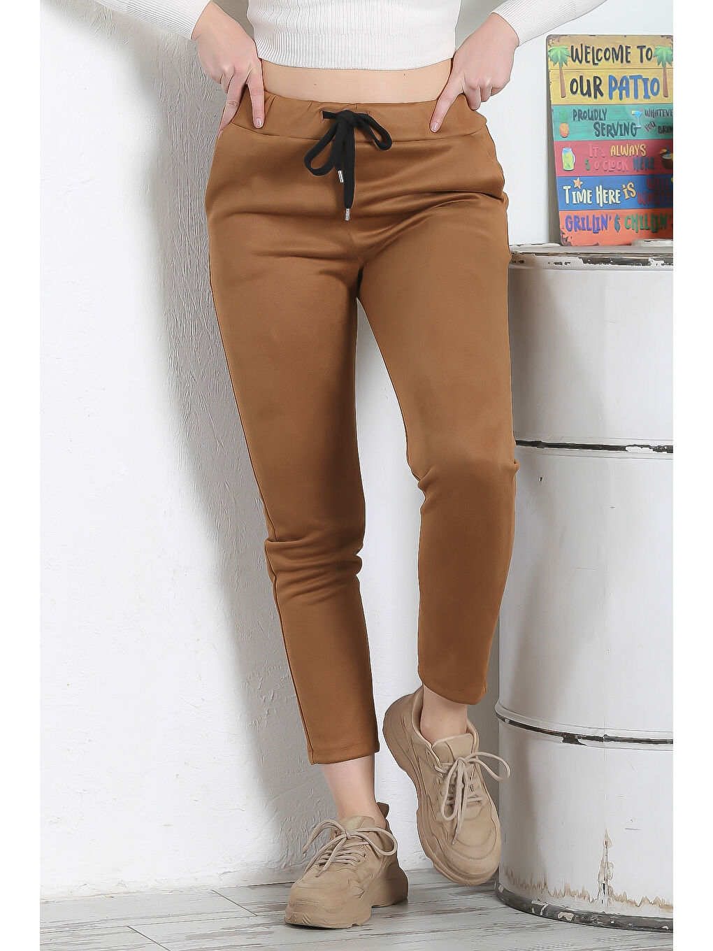 Kahverengi Taba Lastikli Ve Bağlamalı Bel Dar Paça Casual Süet Dokuma Pantolon-1