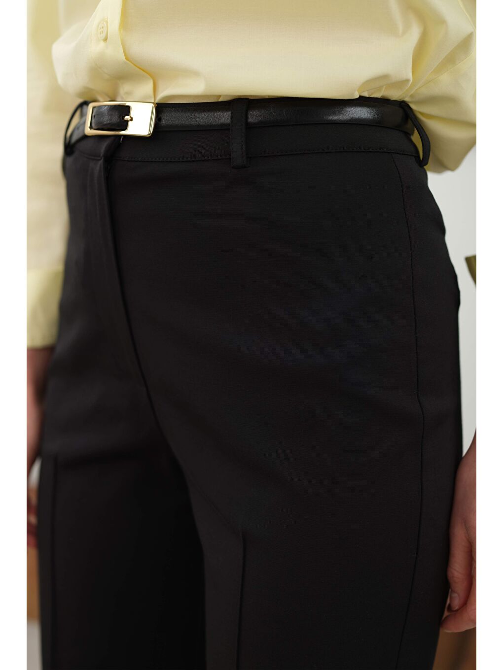 Önü Yarım Nervürlü Pantolon Siyah-2