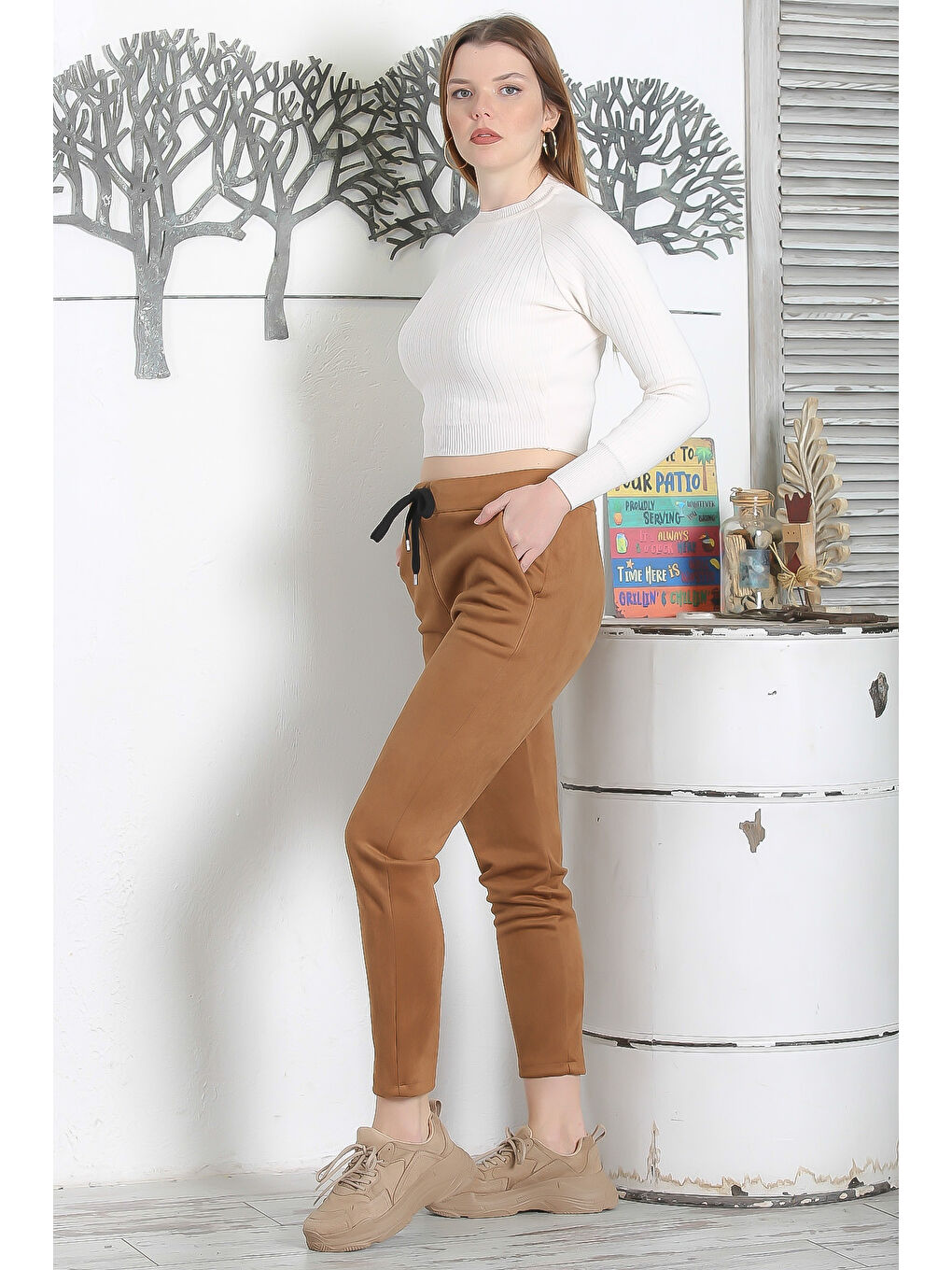 Kahverengi Taba Lastikli Ve Bağlamalı Bel Dar Paça Casual Süet Dokuma Pantolon-4