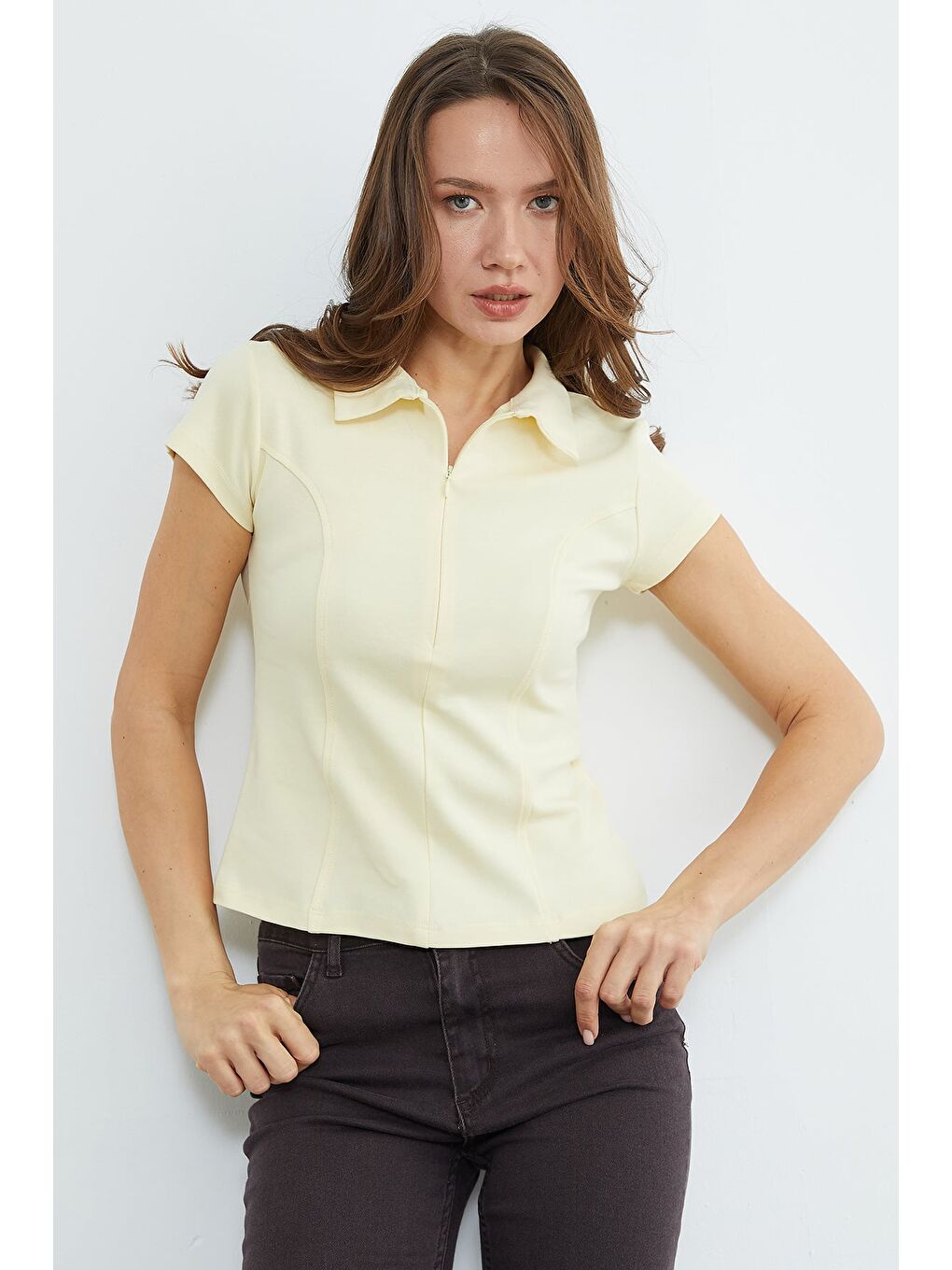 Sarı Basic Yarım Fermuarlı Polo Yaka Slim Fit Tişört