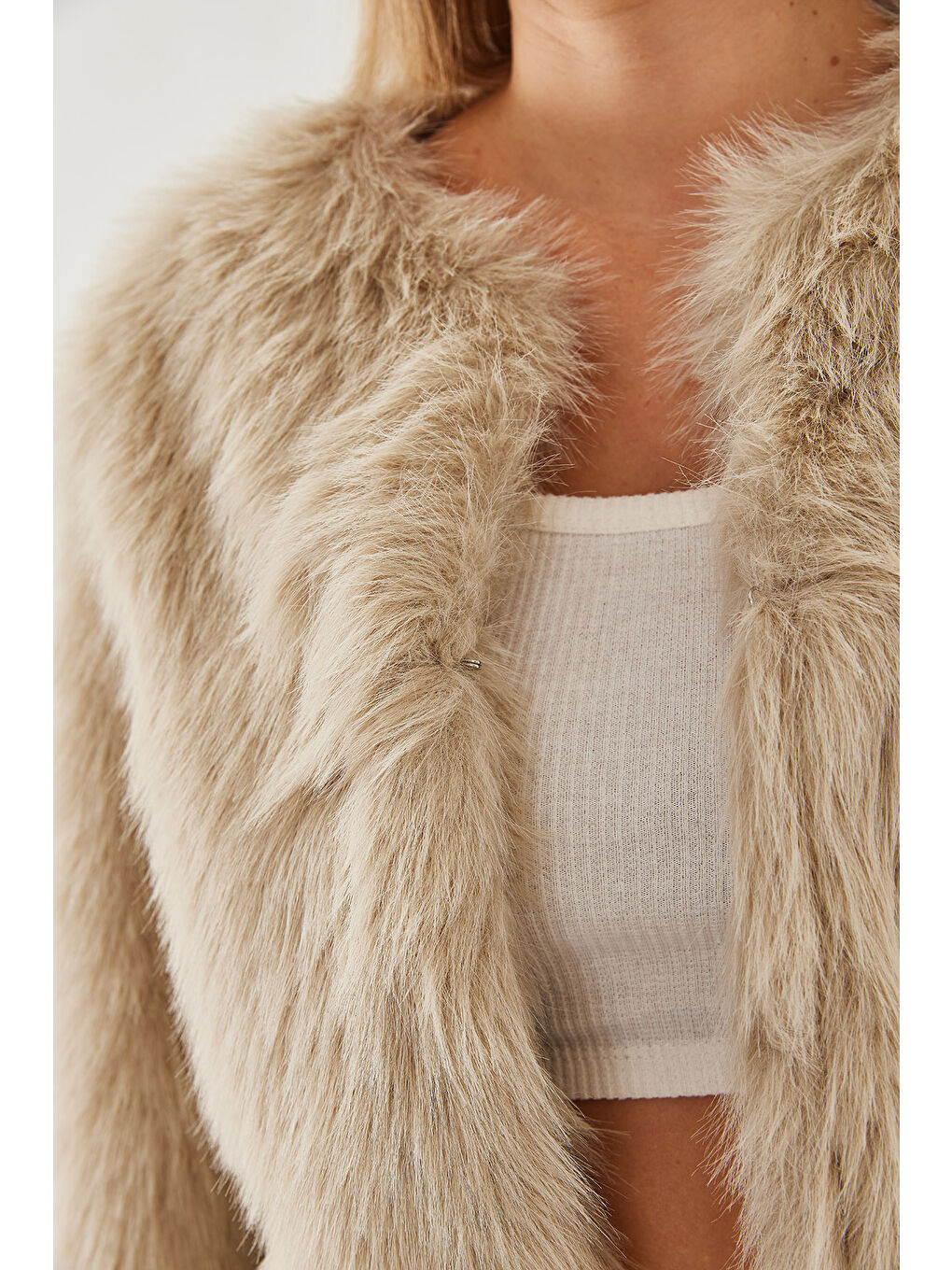 Bej Kadın Suni Kürkllü Astarlı Mont-2