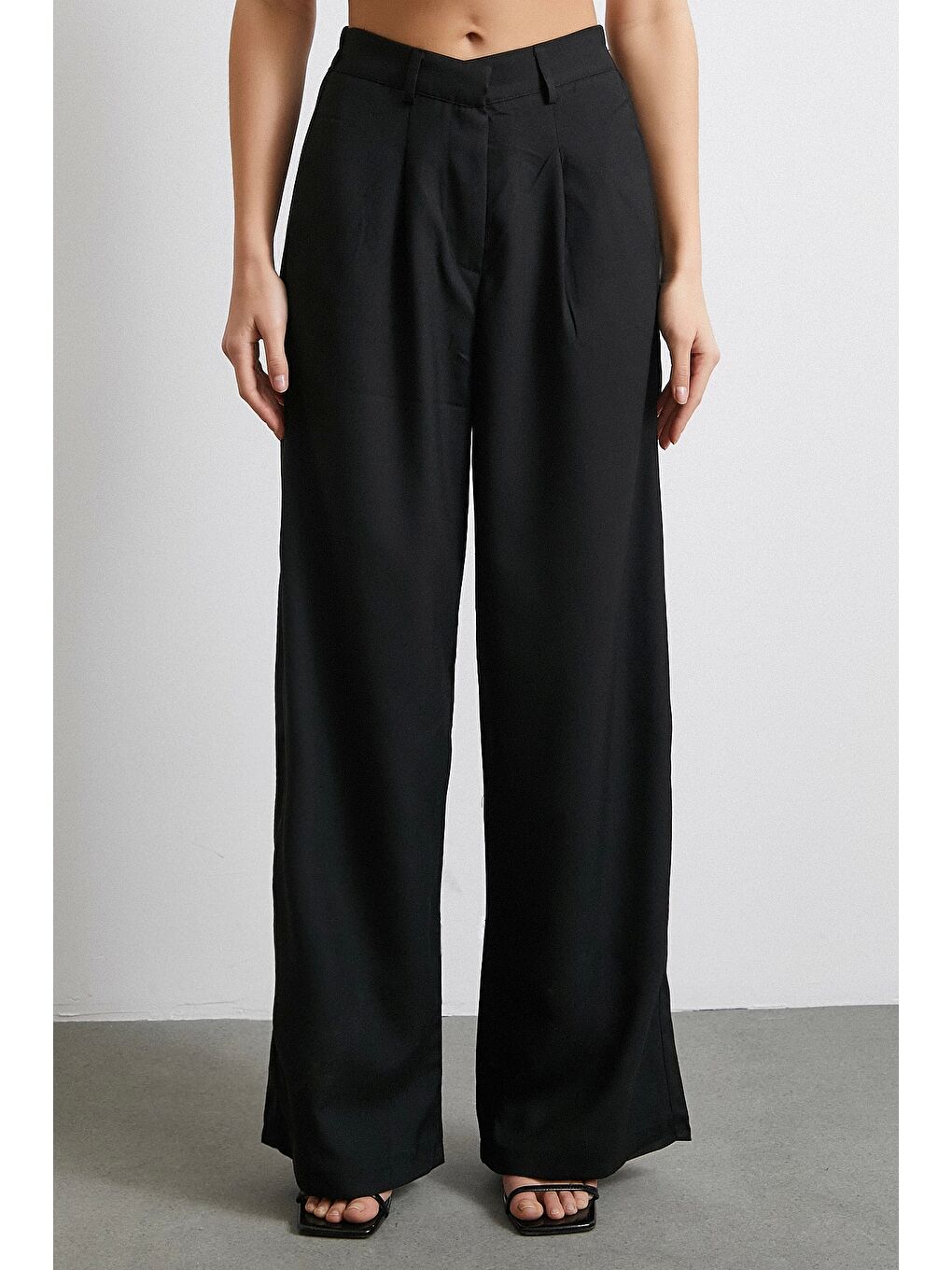 Yüksek Bel Beli Lastikli Geniş Paça Pantolon Siyah-4