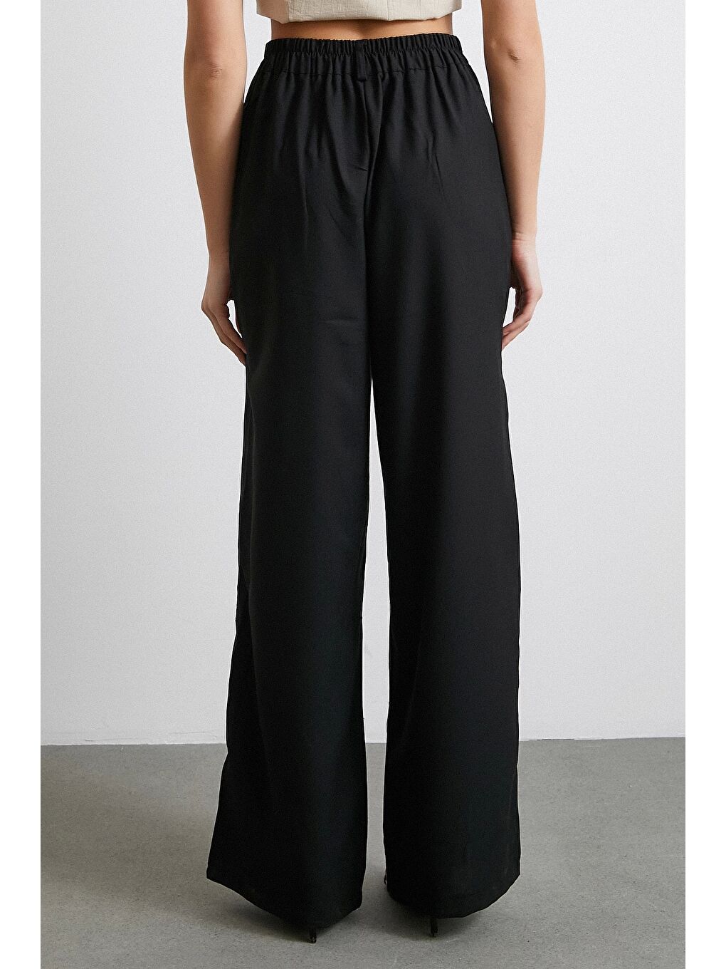 Yüksek Bel Beli Lastikli Geniş Paça Pantolon Siyah-5