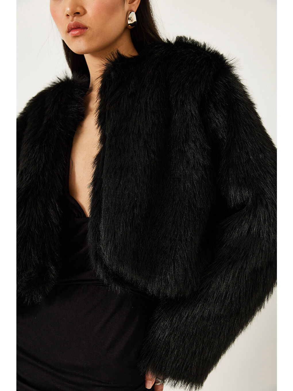 Siyah Kadın Suni Kürkllü Astarlı Mont-5
