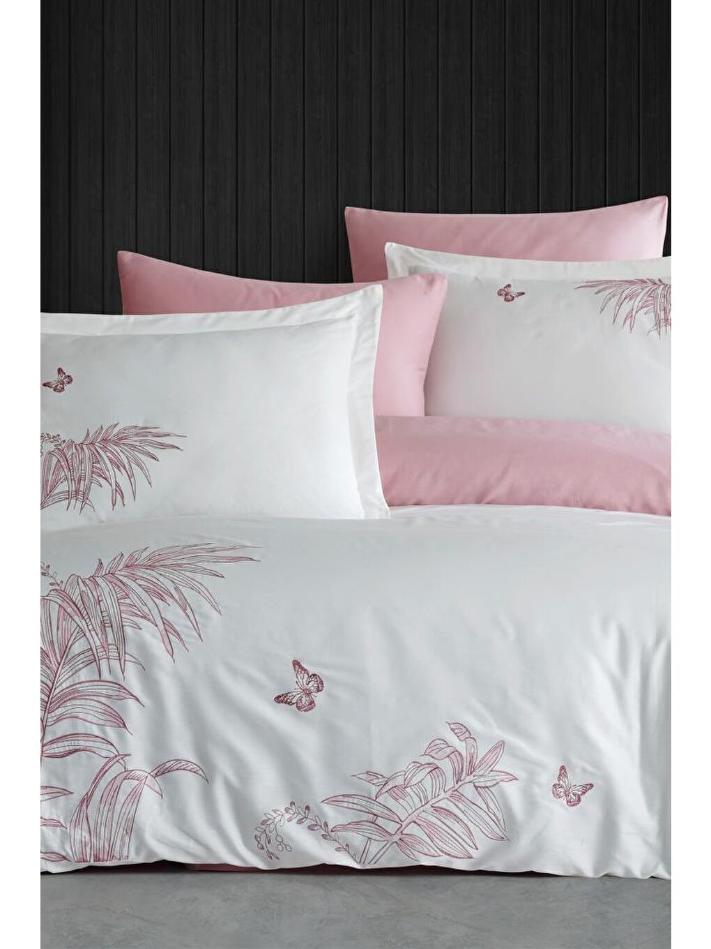 Karışık Tropical Nakışlı %100 Pamuk Saten Çift Kişilik Nevresim Takımı Krem Pudra