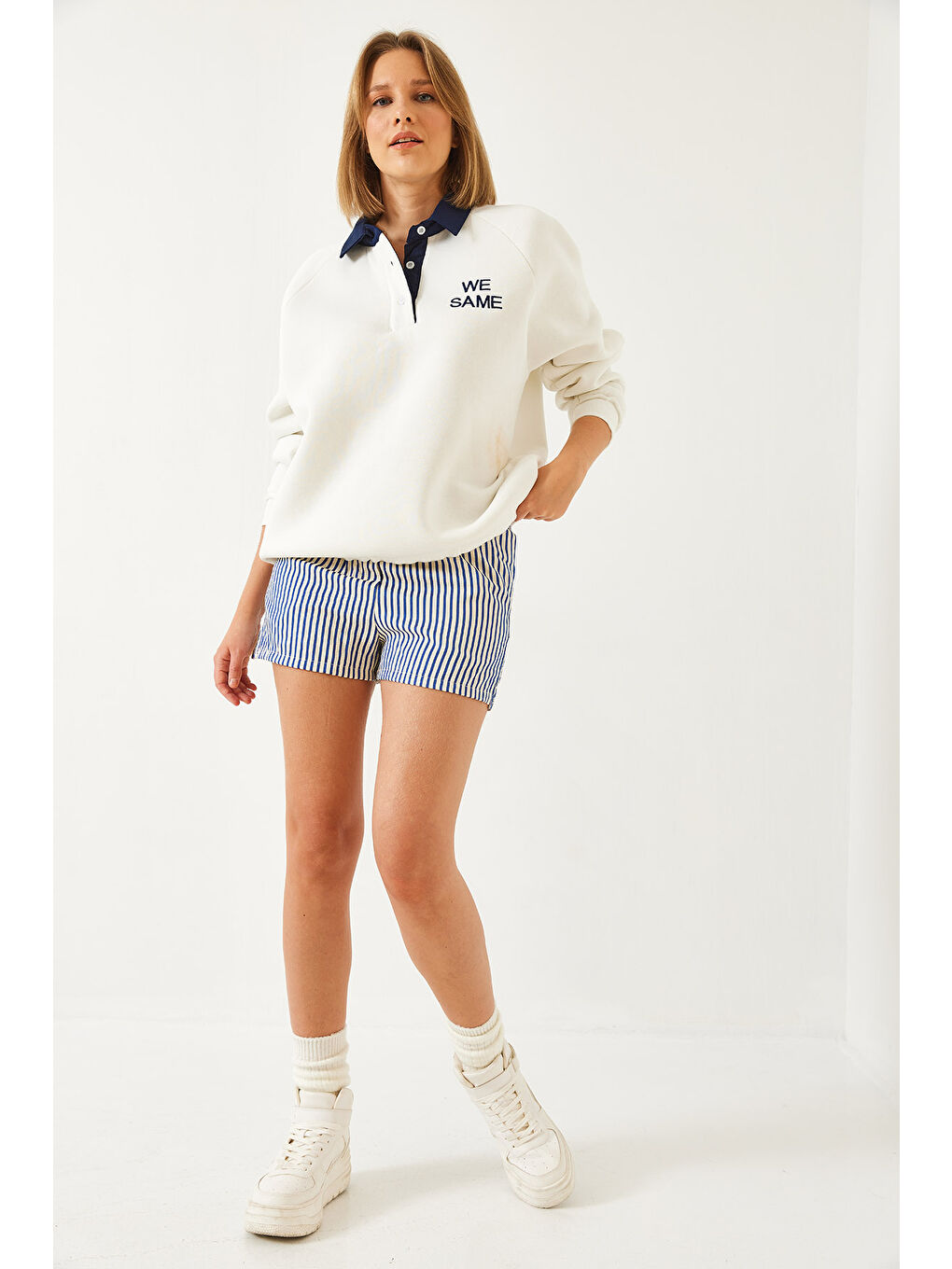 Beyaz Kadın Polo Yaka Üç İplik Şardonlu Sweatshirt-1