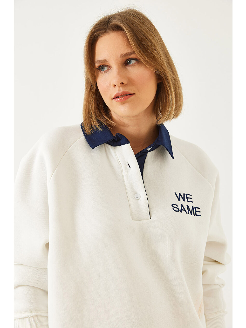 Beyaz Kadın Polo Yaka Üç İplik Şardonlu Sweatshirt-4