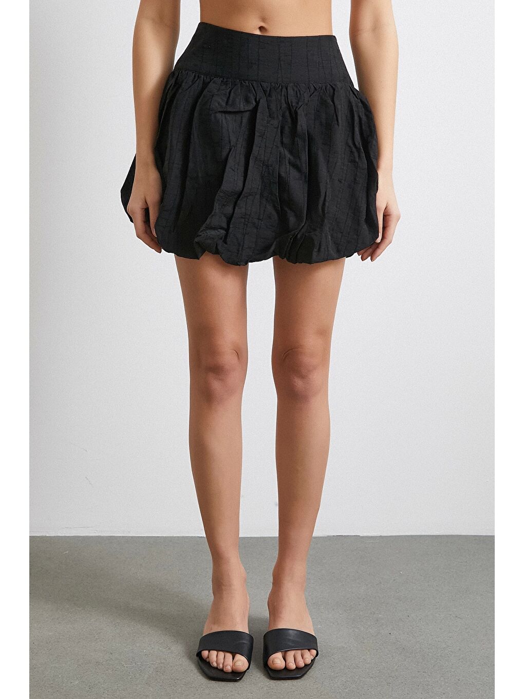 Astarlı Balon Etek Siyah-4