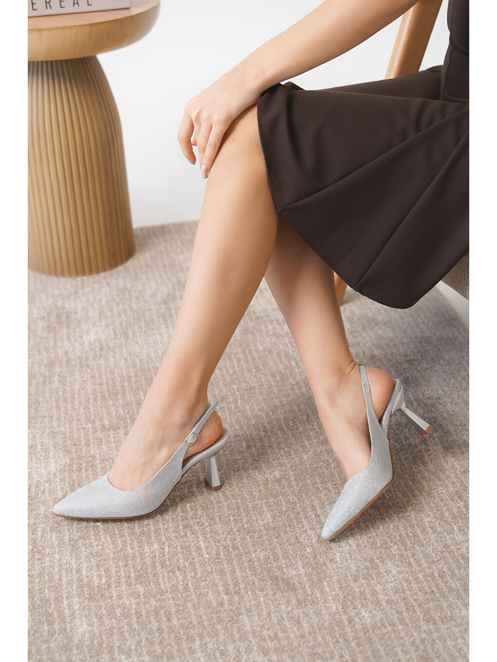 Gri D349 Kadın Arkası Açık Klasik Topuklu Ayakkabı