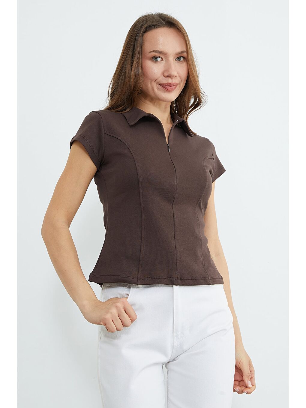 Kahverengi Basic Yarım Fermuarlı Polo Yaka Slim Fit Tişört-1