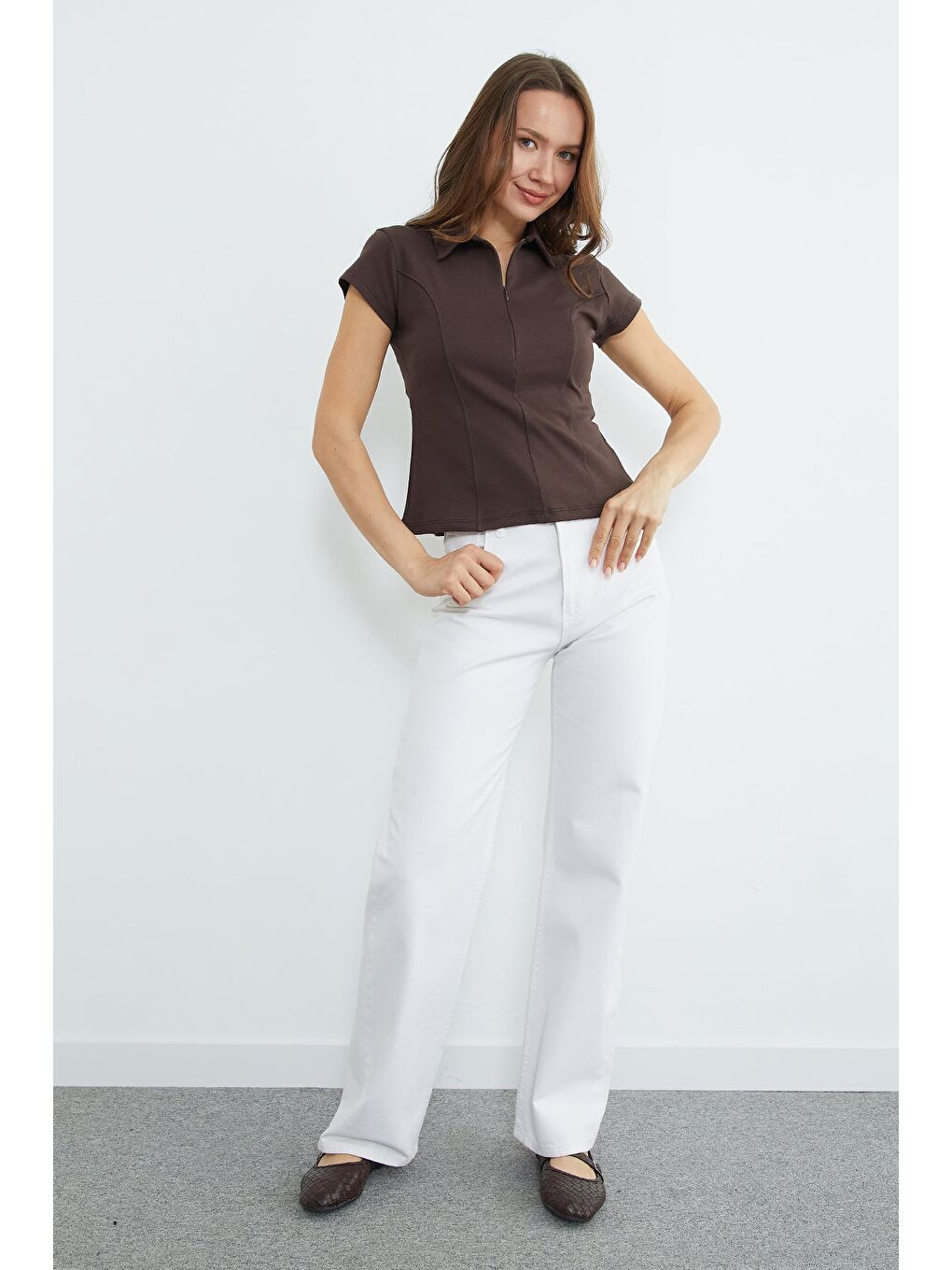 Kahverengi Basic Yarım Fermuarlı Polo Yaka Slim Fit Tişört-2