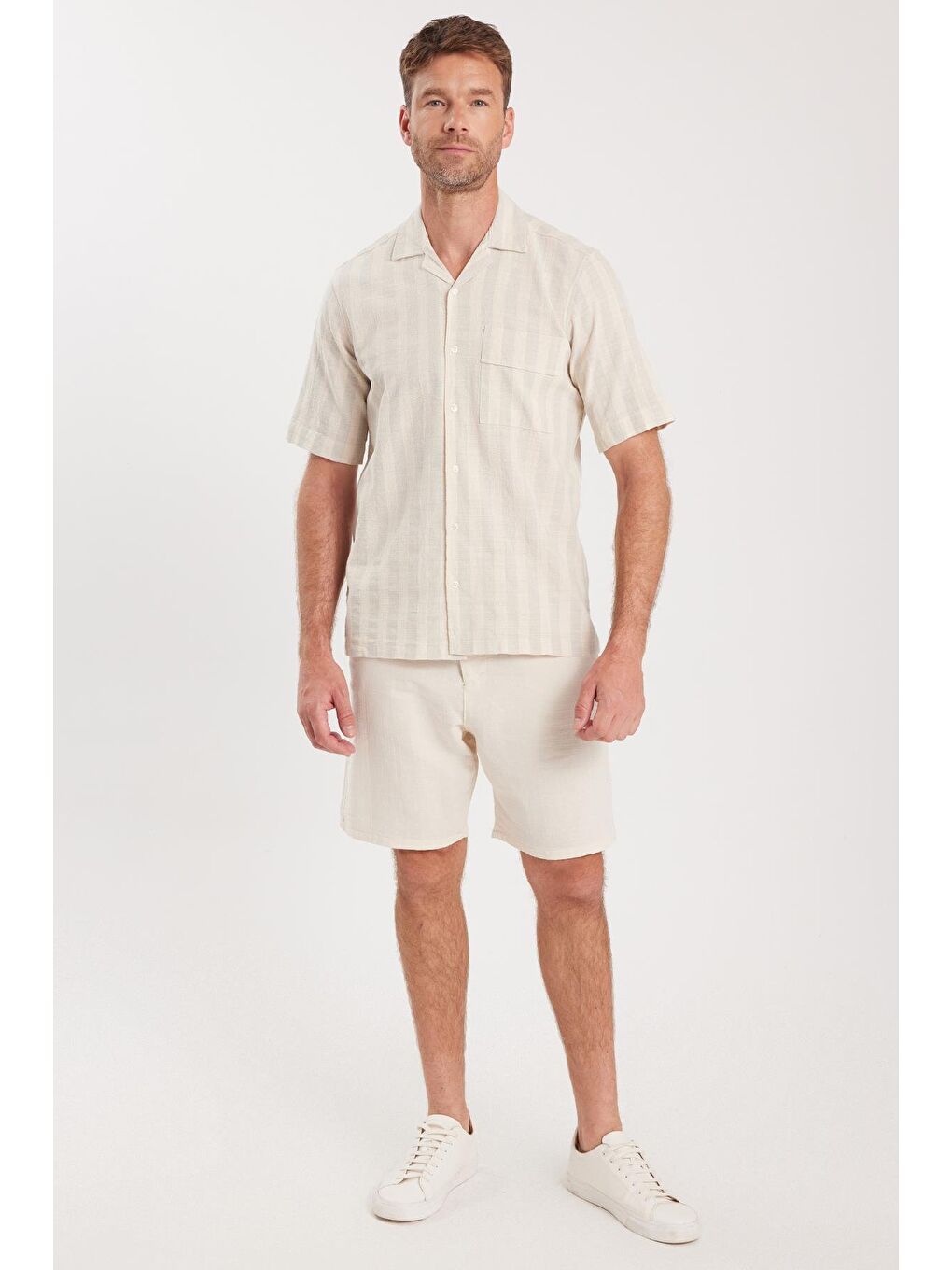 Karışık Erkek Regular Fit Klasik Kesim Kısa Kollu Apaş Yaka Çizgili Cepli %100 Pamuk Gömlek-4