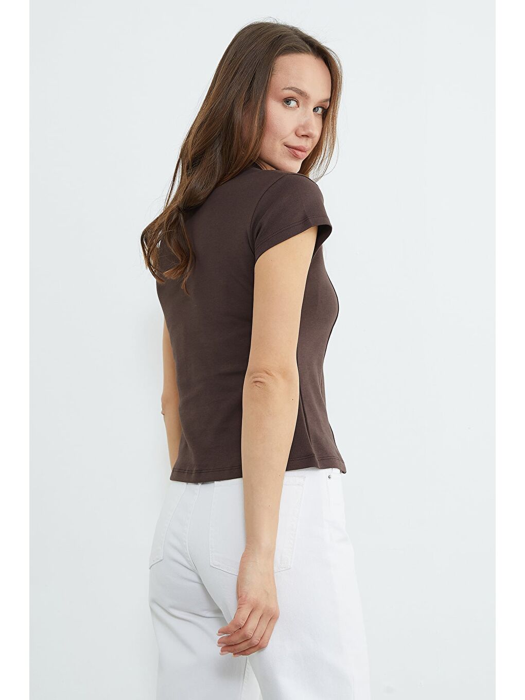 Kahverengi Basic Yarım Fermuarlı Polo Yaka Slim Fit Tişört-4