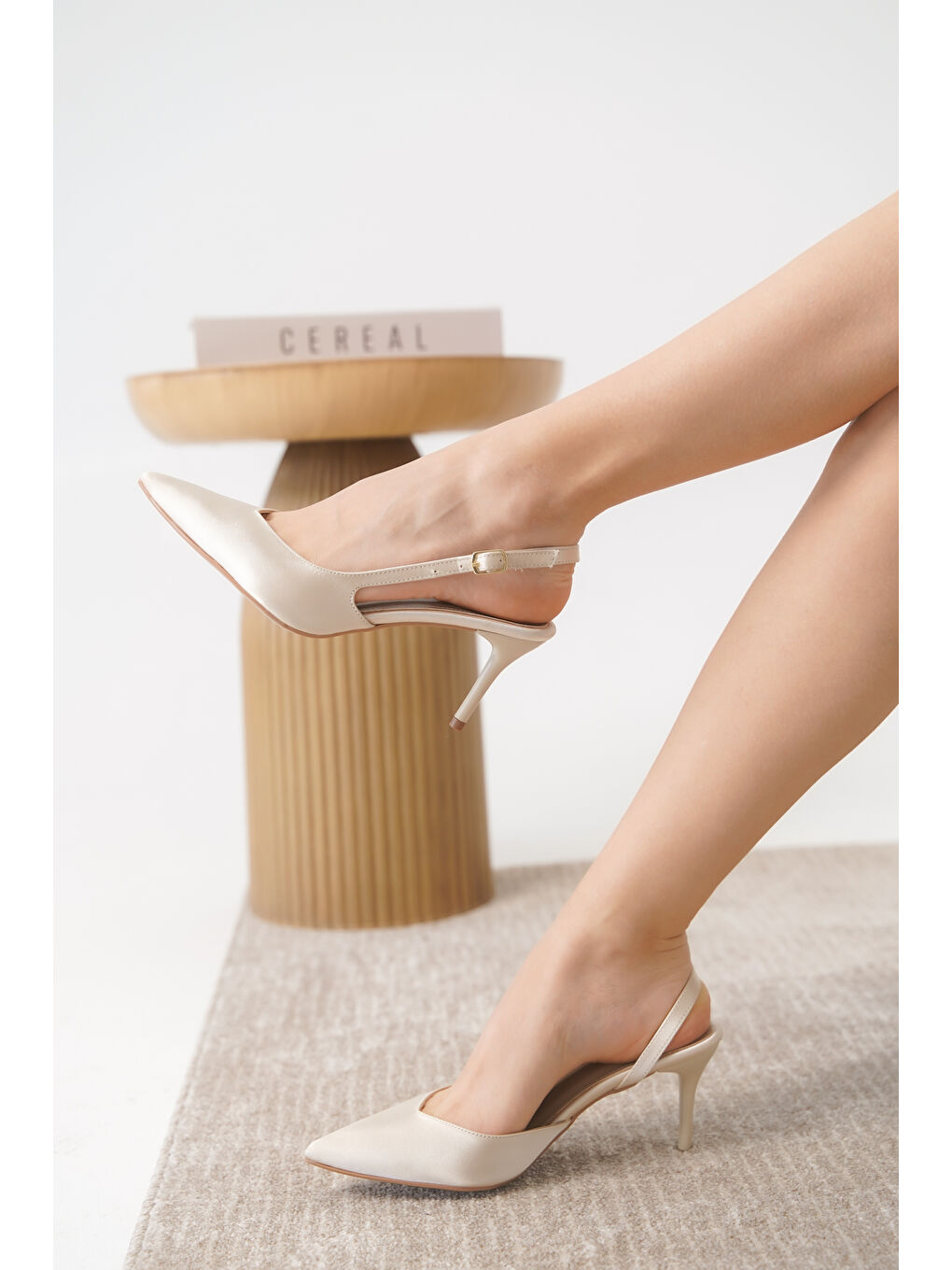 Bej Rives Günlük Kadın Klasik Topuklu Ayakkabı