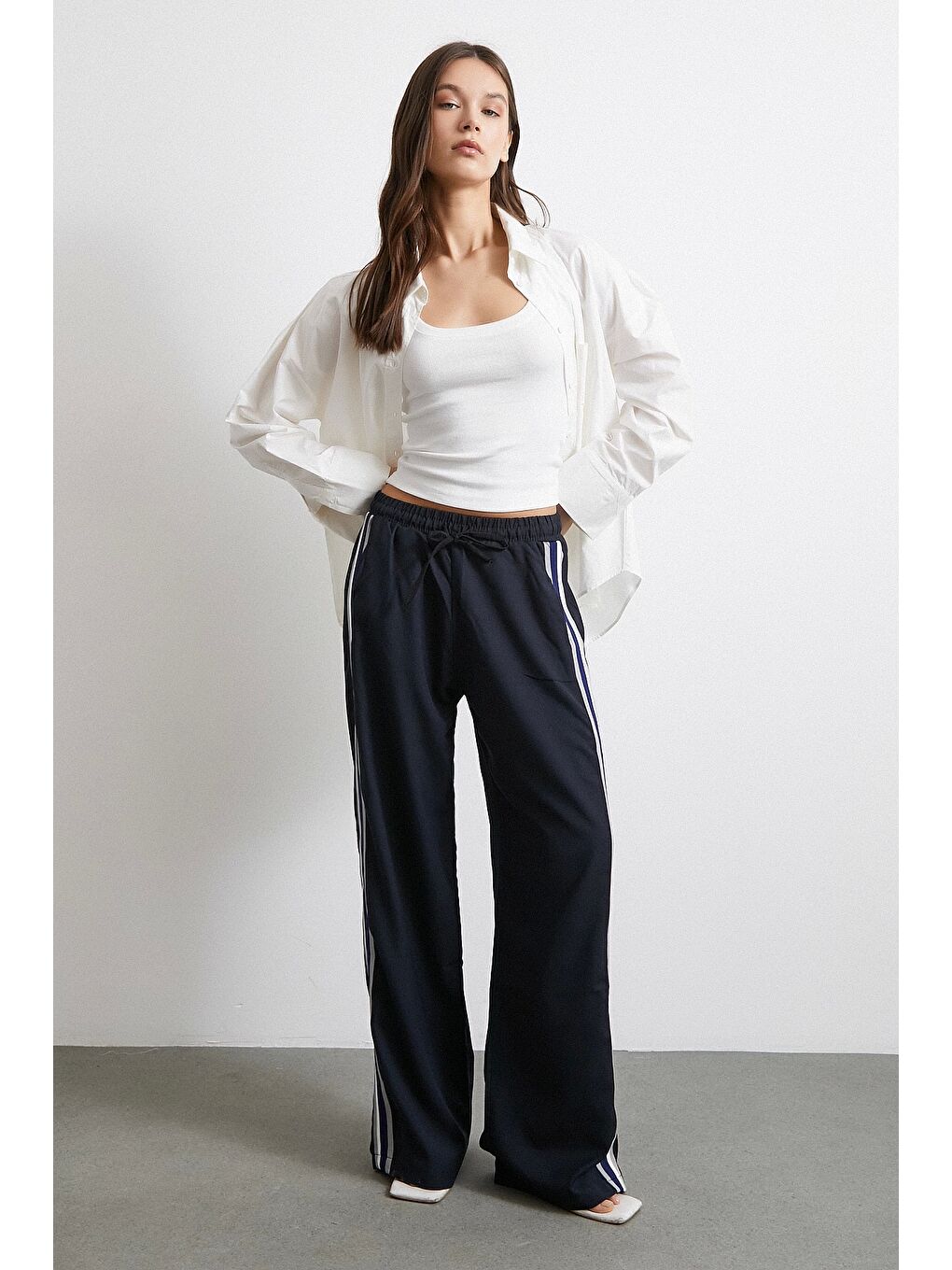 Beli Lastikli Çift Şeritli Pantolon Lacivert