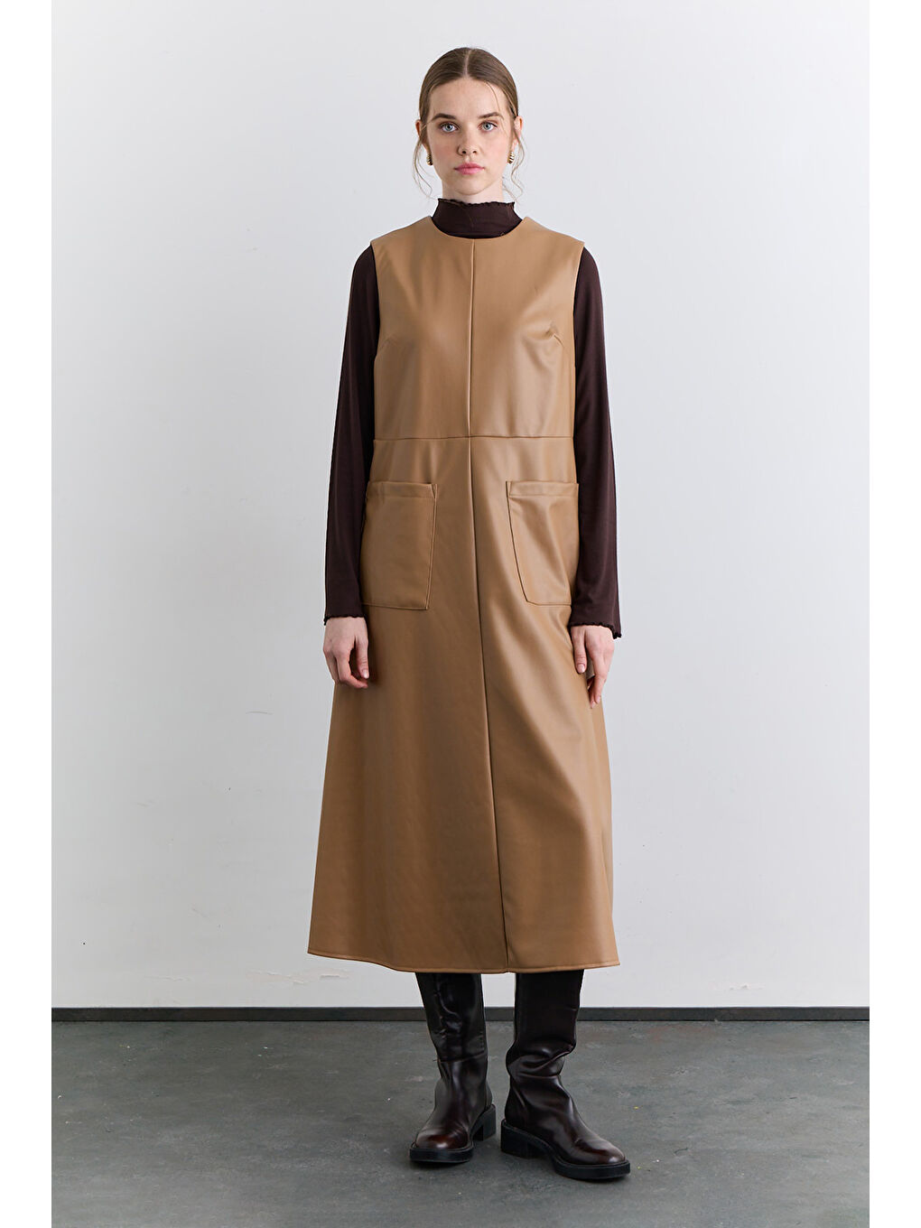 Kahverengi Cep Detaylı Deri Elbise Camel