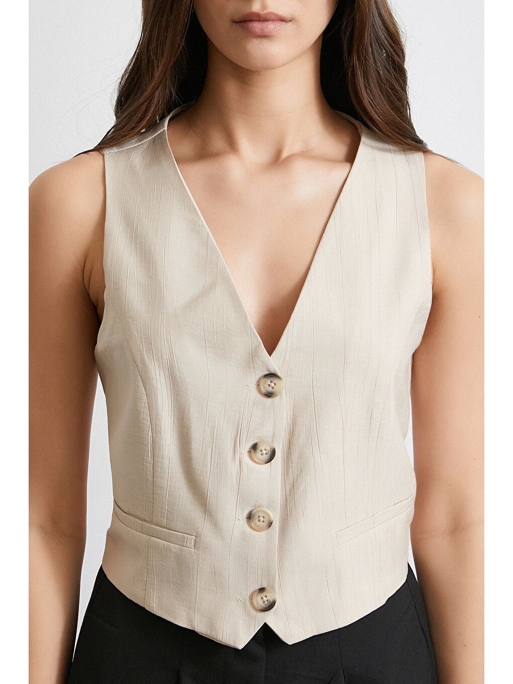 Dört Düğmeli Cep Kapaklı Yelek Bej-4