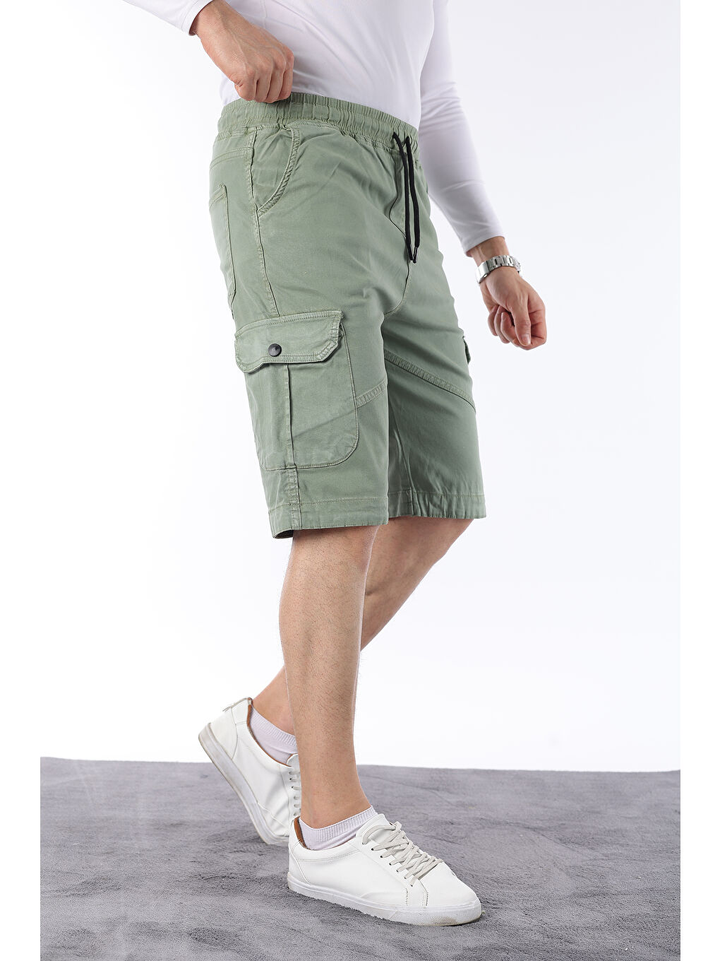 Yeşil Erkek Beli Lastikli Dikiş Detaylı Kargo Cep Kapri Şort-1