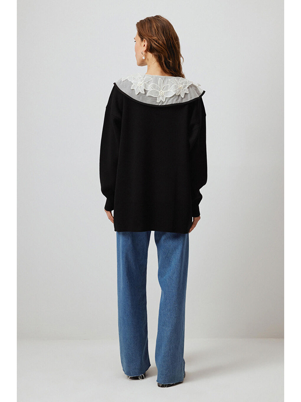 Siyah Yakası İşleme Detaylı Triko Kazak-4