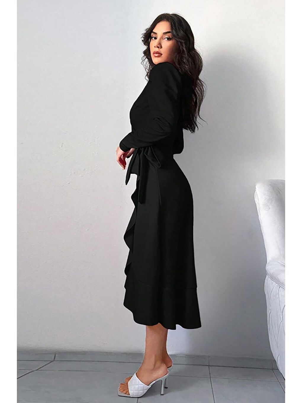 Siyah Krep Kumaş Uzun Kollu Kuşaklı Midi Elbise-1